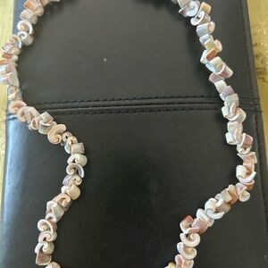 Vintage Cong Natural Shell Bead Chocker Necklace - Cream & Tan